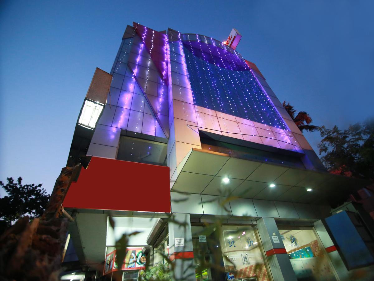 Oyo 4824 Hotel Star Kochi Exterior foto